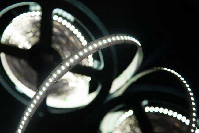 Светодиодная лента SWG SWG4240-12-24-W-M 009255 Светодиодная лента SWG SWG4240-12-24-W-M 009255