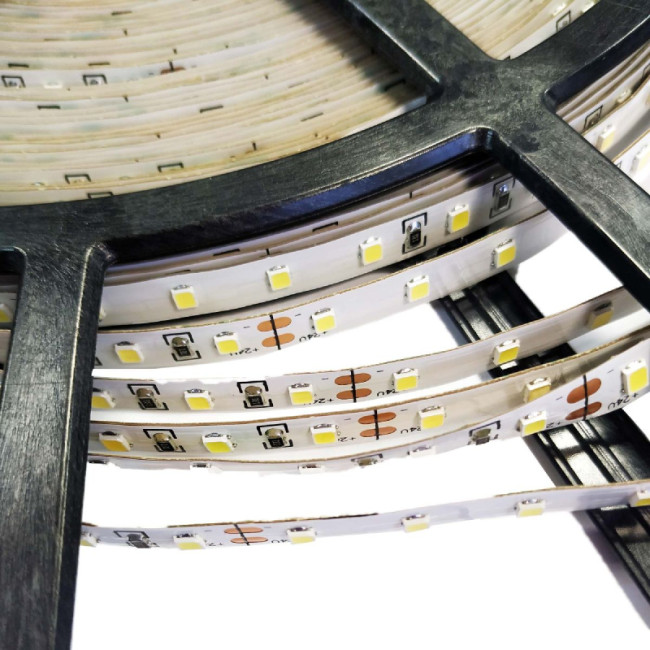 Светодиодная лента Apeyron 24В 8,6Вт/м smd2835 84д/м IP20 1000Лм/м 30м 4000К 00-373 Светодиодная лента Apeyron 24В 8,6Вт/м smd2835 84д/м IP20 1000Лм/м 30м 4000К 00-373