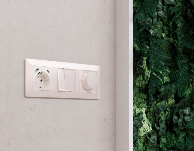 Рамка трехместная Ambrella Volt Line AF110203