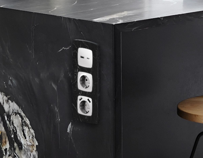 Рамка одноместная Ambrella Volt Opera OF940701 Рамка одноместная Ambrella Volt Opera OF940701