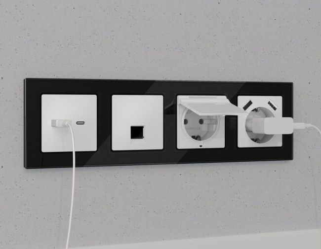 Комплект механизма компьютерной розетки RJ-45 экранированной с автоматической защитной шторкой Alfa Белый матовый Quant Ambrella Volt MA132005 (AP1320, VM185)
