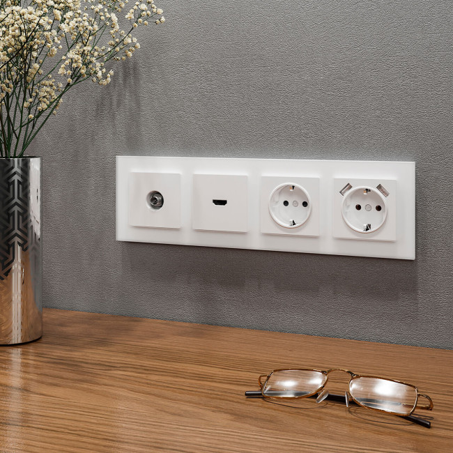 Рамка на 4 поста Werkel Favorit белый матовый W0041105 4690389159930 Рамка на 4 поста Werkel Favorit белый матовый W0041105 4690389159930