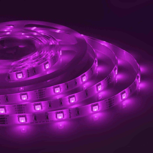 Светодиодная влагозащищенная лента Apeyron 12В 5050 7,2Вт/м RGB 5м IP65 00-41 Светодиодная влагозащищенная лента Apeyron 12В 5050 7,2Вт/м RGB 5м IP65 00-41