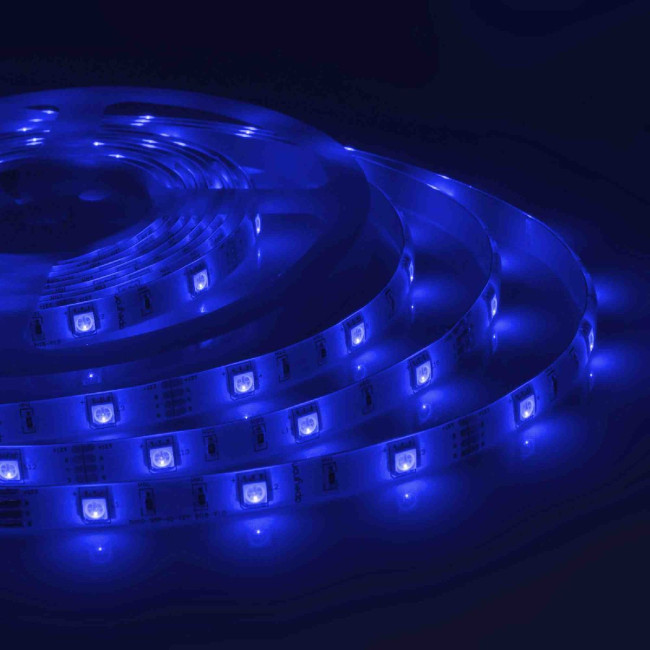Светодиодная влагозащищенная лента Apeyron 12В 5050 7,2Вт/м RGB 5м IP65 00-41 Светодиодная влагозащищенная лента Apeyron 12В 5050 7,2Вт/м RGB 5м IP65 00-41