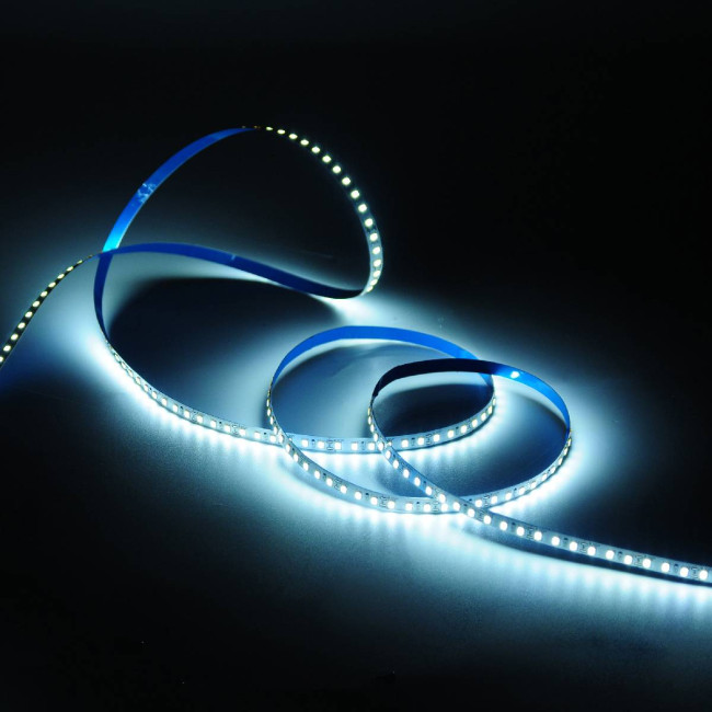 Светодиодная лента Gauss Basic 12В 2835 10Вт/м 4000K 5м IP20 BT040 Светодиодная лента Gauss Basic 12В 2835 10Вт/м 4000K 5м IP20 BT040