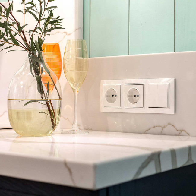 Розетка с заземлением, безвинтовой зажим Werkel белый W1171301 4690389155321 Розетка с заземлением, безвинтовой зажим Werkel белый W1171301 4690389155321