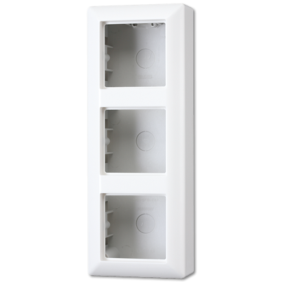 Коробка трехместная Jung AS583AWW Коробка трехместная Jung AS583AWW