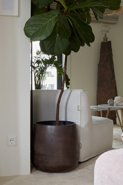 Кашпо CONE NERO Кашпо CONE NERO