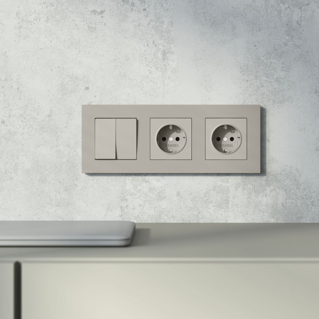 Рамка на 3 поста Werkel Slab (дымчатый софт) W0032917 4690389218439 a071626 Рамка на 3 поста Werkel Slab (дымчатый софт) W0032917 4690389218439 a071626