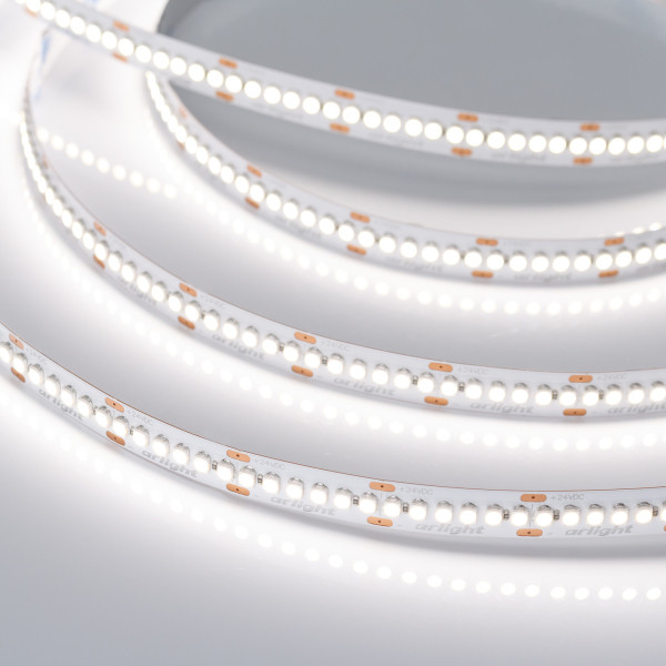 Светодиодная лента Arlight 19,2W/m 240LED/m 3528SMD дневной белый 5M 017431(2) Светодиодная лента Arlight 19,2W/m 240LED/m 3528SMD дневной белый 5M 017431(2)