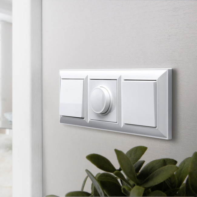 Рамка на 3 поста Werkel Fiore белый W0032201 4690389160387 Рамка на 3 поста Werkel Fiore белый W0032201 4690389160387