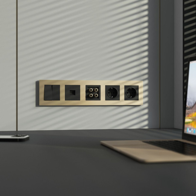 Рамка на 5 постов Werkel Slab (шампань софт) W0052911 4690389218460 a071629 Рамка на 5 постов Werkel Slab (шампань софт) W0052911 4690389218460 a071629