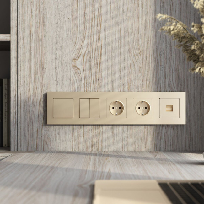 Рамка на 5 постов Werkel Slab (шампань софт) W0052911 4690389218460 a071629 Рамка на 5 постов Werkel Slab (шампань софт) W0052911 4690389218460 a071629