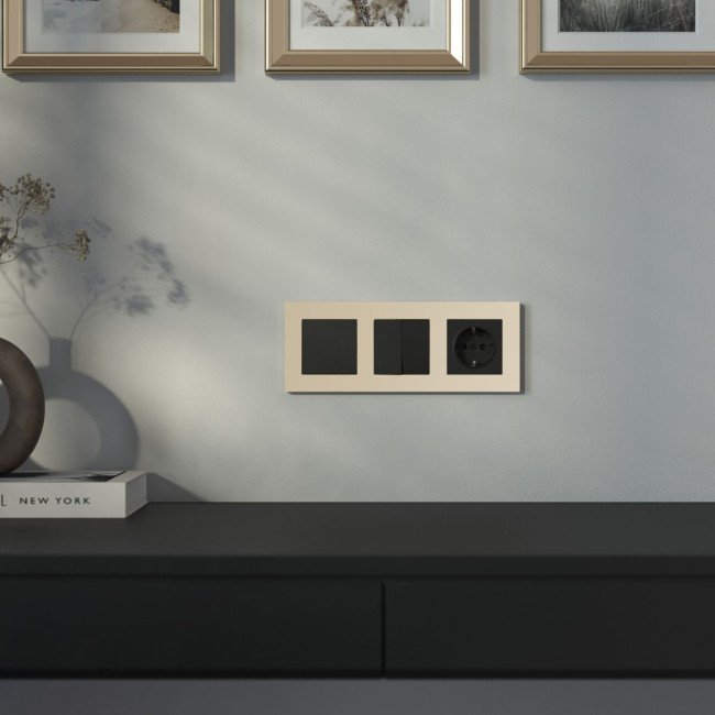 Рамка на 3 поста Werkel Slab (шампань софт) W0032911 4690389218422 a071625 Рамка на 3 поста Werkel Slab (шампань софт) W0032911 4690389218422 a071625