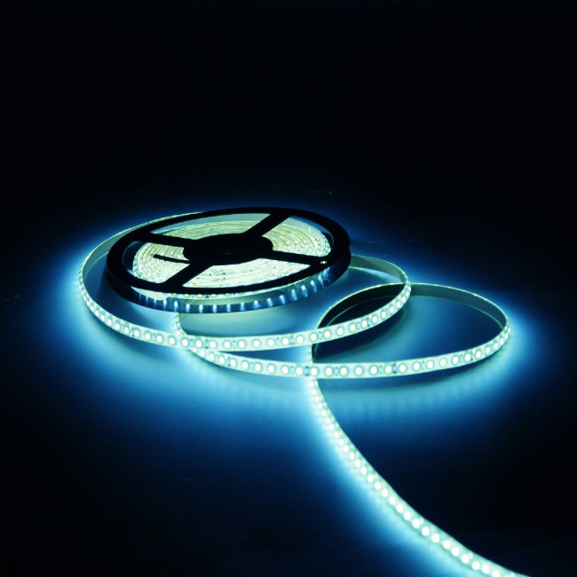 Светодиодная влагозащищенная лента Gauss 9,6W/m 120LED/m 2835SMD холодный белый 5M 311000310 Светодиодная влагозащищенная лента Gauss 9,6W/m 120LED/m 2835SMD холодный белый 5M 311000310