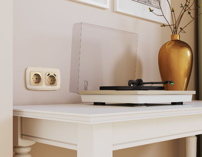 Рамка трехместная Ambrella Volt Radian OF320303 Рамка трехместная Ambrella Volt Radian OF320303