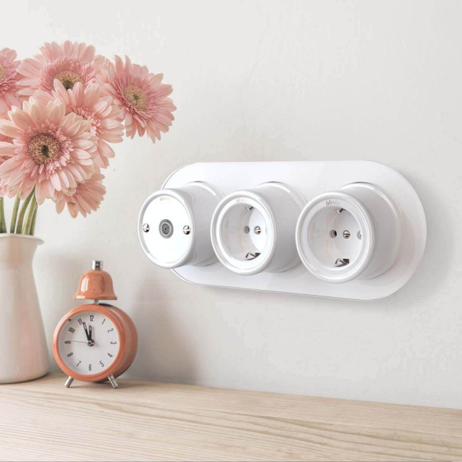 Розетка с заземлением Werkel 4690389166792 W5671001