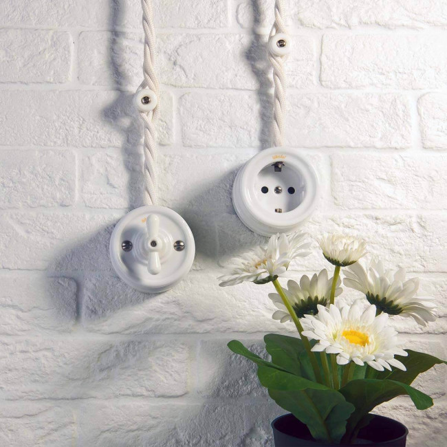 Розетка с заземлением Werkel 4690389166792 W5671001