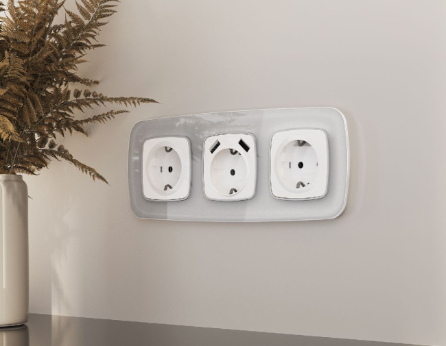 Рамка четырехместная Ambrella Volt Radian OF320404 Рамка четырехместная Ambrella Volt Radian OF320404