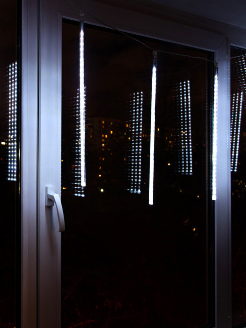 Светодиодная гирлянда (11121) Uniel занавес 220V белый ULD-E2405-240/DTK White IP44 METEOR Светодиодная гирлянда (11121) Uniel занавес 220V белый ULD-E2405-240/DTK White IP44 METEOR