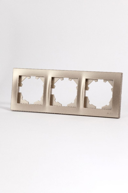 Рамка трехместная ELBI Vega 510-011400-227 Рамка трехместная ELBI Vega 510-011400-227