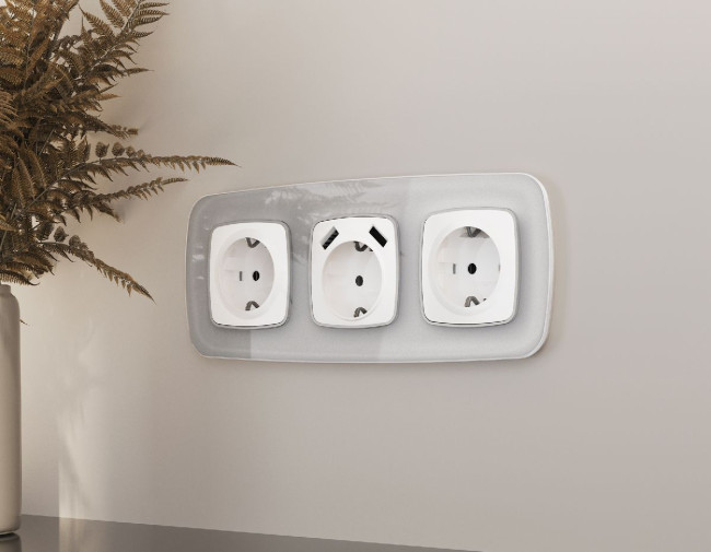 Лицевая панель для розетки с/з Ambrella Volt Omega OP1260 Лицевая панель для розетки с/з Ambrella Volt Omega OP1260