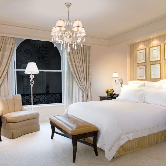 Подвесная люстра Eurosvet 10054/5 белый с золотом/прозрачный хрусталь Strotskis Подвесная люстра Eurosvet 10054/5 белый с золотом/прозрачный хрусталь Strotskis