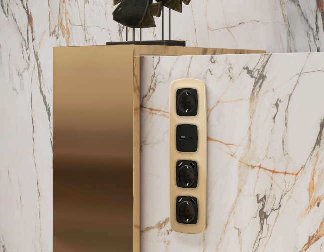 Рамка одноместная Ambrella Volt Radian OF320601 Рамка одноместная Ambrella Volt Radian OF320601