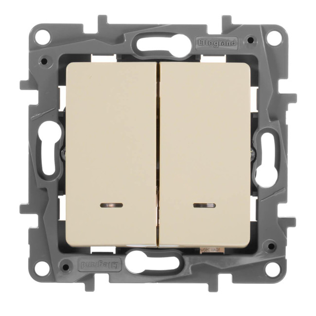 Выключатель двухклавишный Legrand Etika с подсветкой 10A 250V белый 672204 Выключатель двухклавишный Legrand Etika с подсветкой 10A 250V белый 672204
