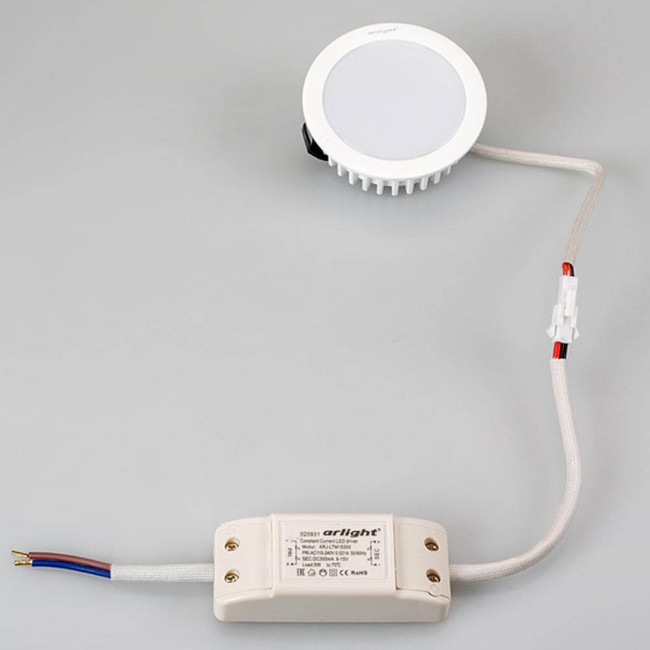 Мебельный светильник Arlight LTM-R70WH-Frost 4.5W Warm White 110deg Мебельный светильник Arlight LTM-R70WH-Frost 4.5W Warm White 110deg