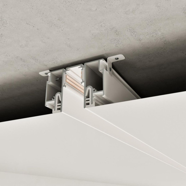 Шинопровод для монтажа в натяжной потолок LumFer For Novotech Flum 135325 Шинопровод для монтажа в натяжной потолок LumFer For Novotech Flum 135325