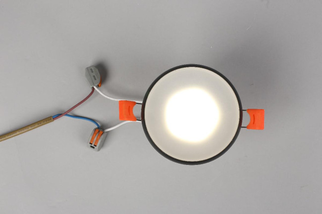 Встраиваемый светильник Omnilux Genova OML-102819-01 Встраиваемый светильник Omnilux Genova OML-102819-01