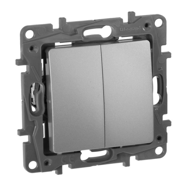 Переключатель двухклавишный Legrand Etika 10A 250V алюминий 672412 Переключатель двухклавишный Legrand Etika 10A 250V алюминий 672412