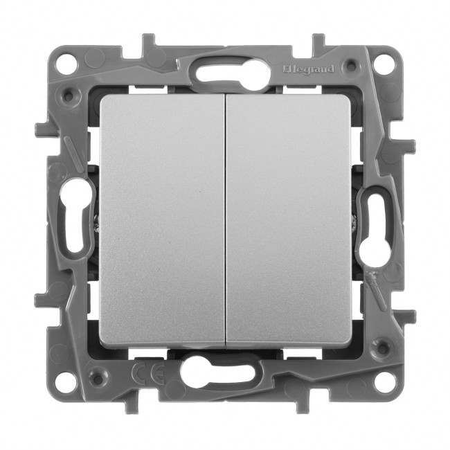 Переключатель двухклавишный Legrand Etika 10A 250V алюминий 672412 Переключатель двухклавишный Legrand Etika 10A 250V алюминий 672412