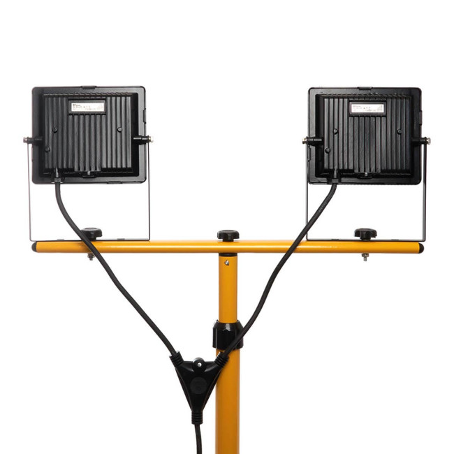 Светодиодный прожектор Feron LL503 на штативе 100W 29568 Светодиодный прожектор Feron LL503 на штативе 100W 29568