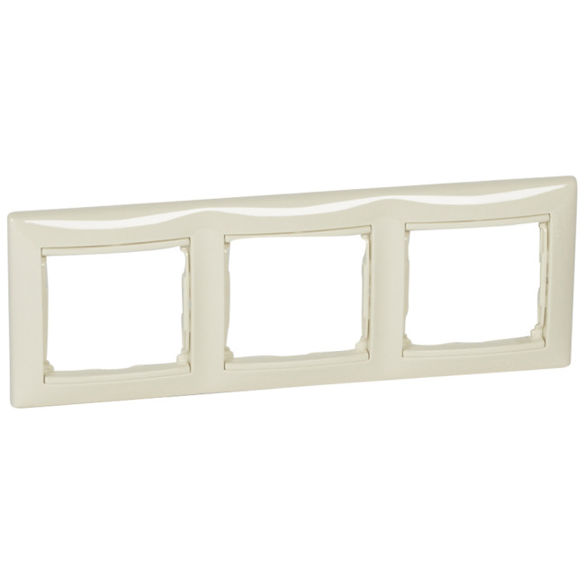 Рамка трехместная Legrand Valena Classic 695633 Рамка трехместная Legrand Valena Classic 695633