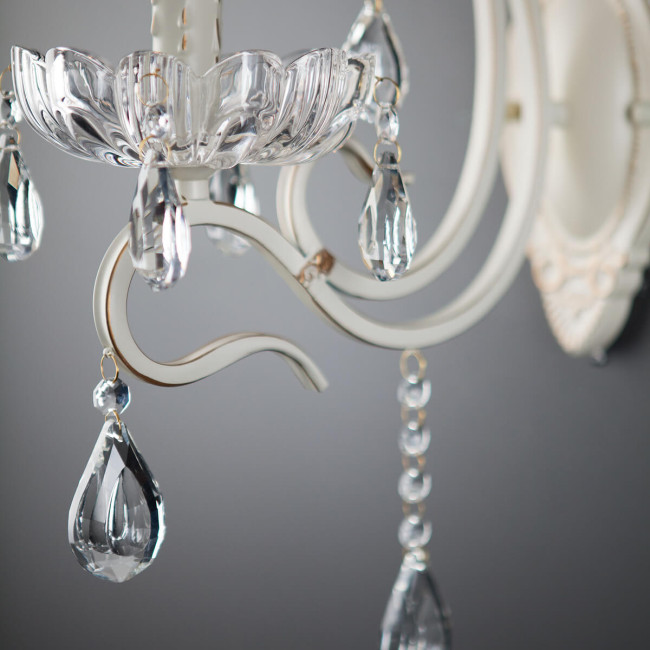 Бра Eurosvet 12205/1 белый Strotskis Бра Eurosvet 12205/1 белый Strotskis