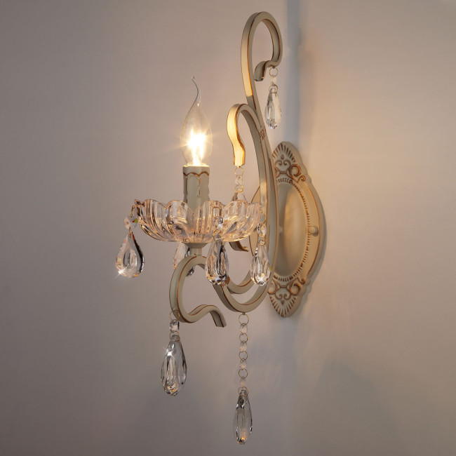 Бра Eurosvet 12205/1 белый Strotskis Бра Eurosvet 12205/1 белый Strotskis