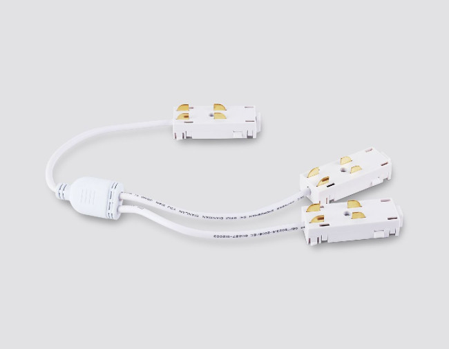 Коннектор питания T-образный Ambrella Light Magnetic 220V GL1113 Коннектор питания T-образный Ambrella Light Magnetic 220V GL1113