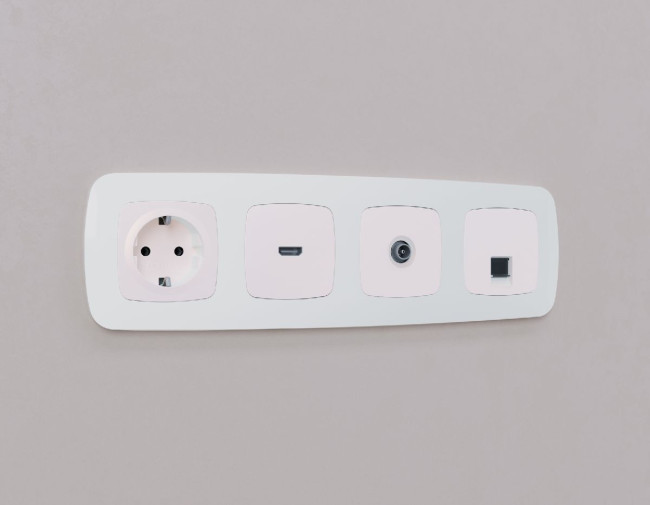 Лицевая панель для розетки с/з Ambrella Volt Omega OP2060 Лицевая панель для розетки с/з Ambrella Volt Omega OP2060