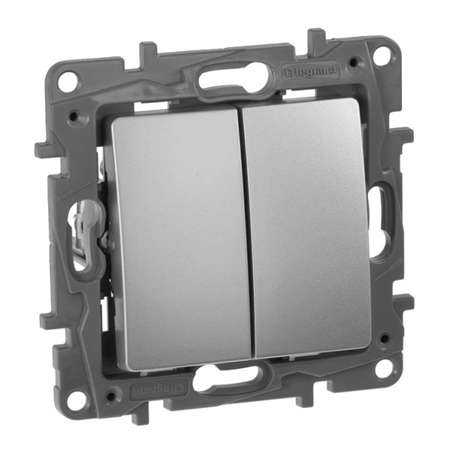 Выключатель двухклавишный Legrand Etika 10A 250V алюминий 672402 Выключатель двухклавишный Legrand Etika 10A 250V алюминий 672402
