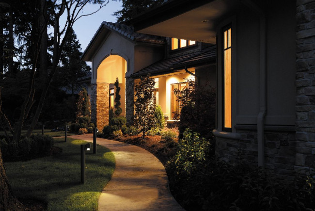 Уличный светильник Maytoni Wall Street O010FL-01B