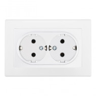 Розетка двойная с/з и шторками Arte Milano SET06-double-40-2 white Розетка двойная с/з и шторками Arte Milano SET06-double-40-2 white