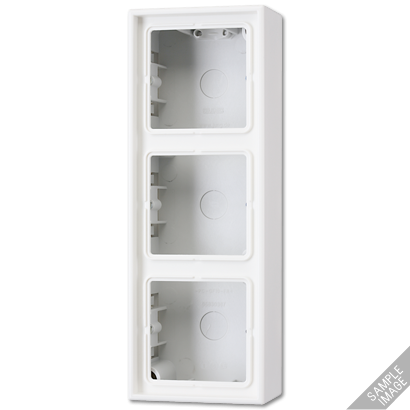 Коробка трехместная Jung LS583ASW Коробка трехместная Jung LS583ASW