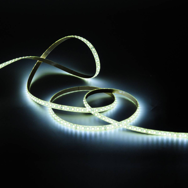 Светодиодная влагозащищенная лента Gauss 9,6W/m 120LED/m 2835SMD теплый белый 5M 311000110 Светодиодная влагозащищенная лента Gauss 9,6W/m 120LED/m 2835SMD теплый белый 5M 311000110