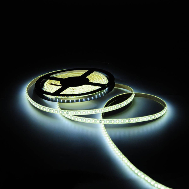 Светодиодная влагозащищенная лента Gauss 9,6W/m 120LED/m 2835SMD теплый белый 5M 311000110 Светодиодная влагозащищенная лента Gauss 9,6W/m 120LED/m 2835SMD теплый белый 5M 311000110
