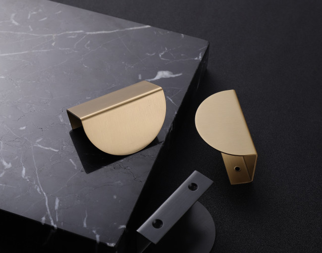 Ручка-скоба HK008 brass Ручка-скоба HK008 brass