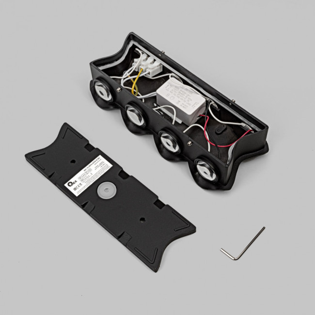 Уличный настенный светильник IMEX Cross IL.0014.0019-8-BK Уличный настенный светильник IMEX Cross IL.0014.0019-8-BK