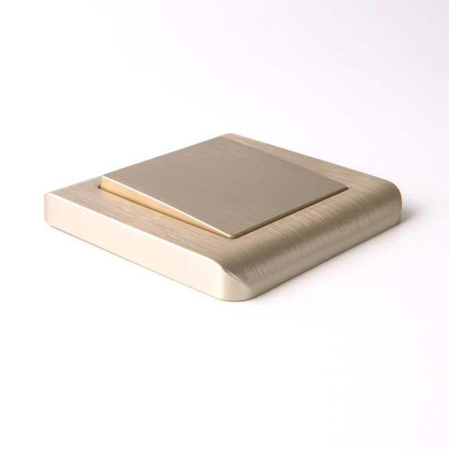 Рамка на 1 пост Werkel Stream шампань W0012111 4690389162176 a051284 Рамка на 1 пост Werkel Stream шампань W0012111 4690389162176 a051284