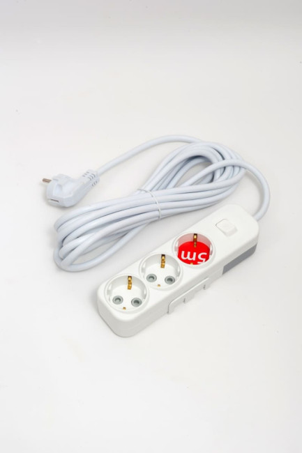 Удлинитель с/з 3вх с защитными шторками с включателем ELBI Myra 527-010205-322 Удлинитель с/з 3вх с защитными шторками с включателем ELBI Myra 527-010205-322